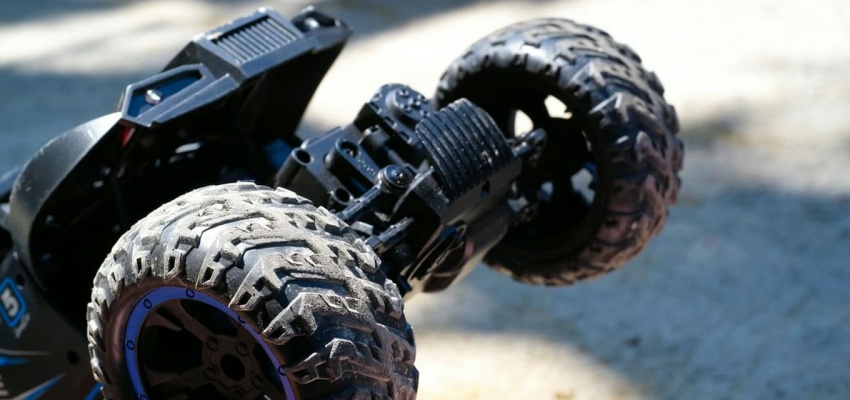 Monster Trucki dla dzieci – czy to dobry pomysł na prezent pod choinkę?