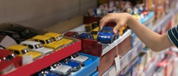 Jak pomóc dziecku budować kolekcję aut?